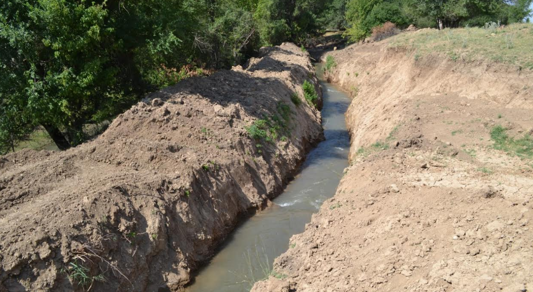 В тюлькубасском районе за счет спонсоров очищаются каналы протяженностью 108 км