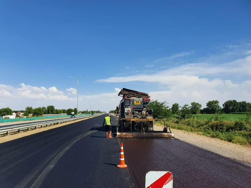 В Туркестанской области отремонтировали участки автотрассы на Самару