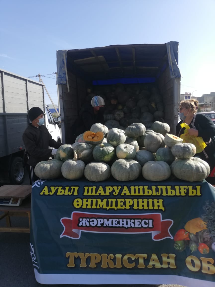 Впервые в Туркестане после введения карантинного режима прошла продовольственная ярмарка