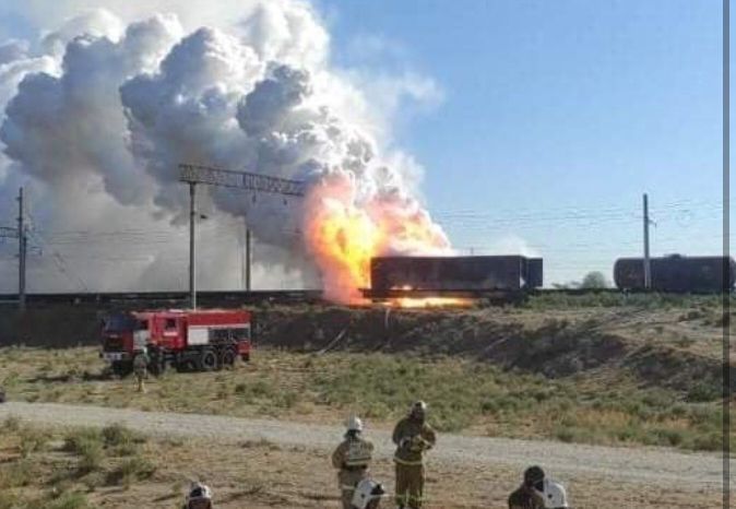 В городе Арыс железнодорожных путях произошло возгорание грузового вагона