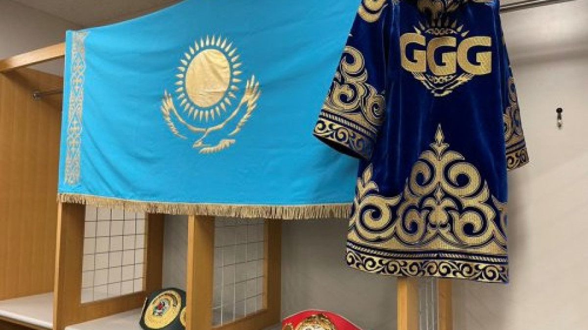 Два казахстанца попали в топ-50 лучших боксеров мира