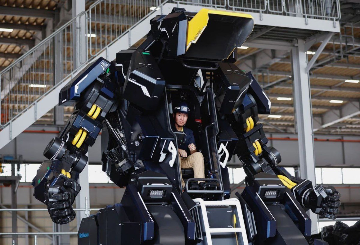 В Японии собрали робота-трансформера?