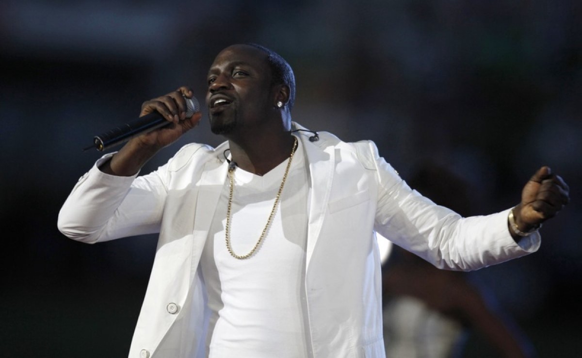 Депутат Аманжол Альтаев критикует концерт Akon за пропаганду проституции