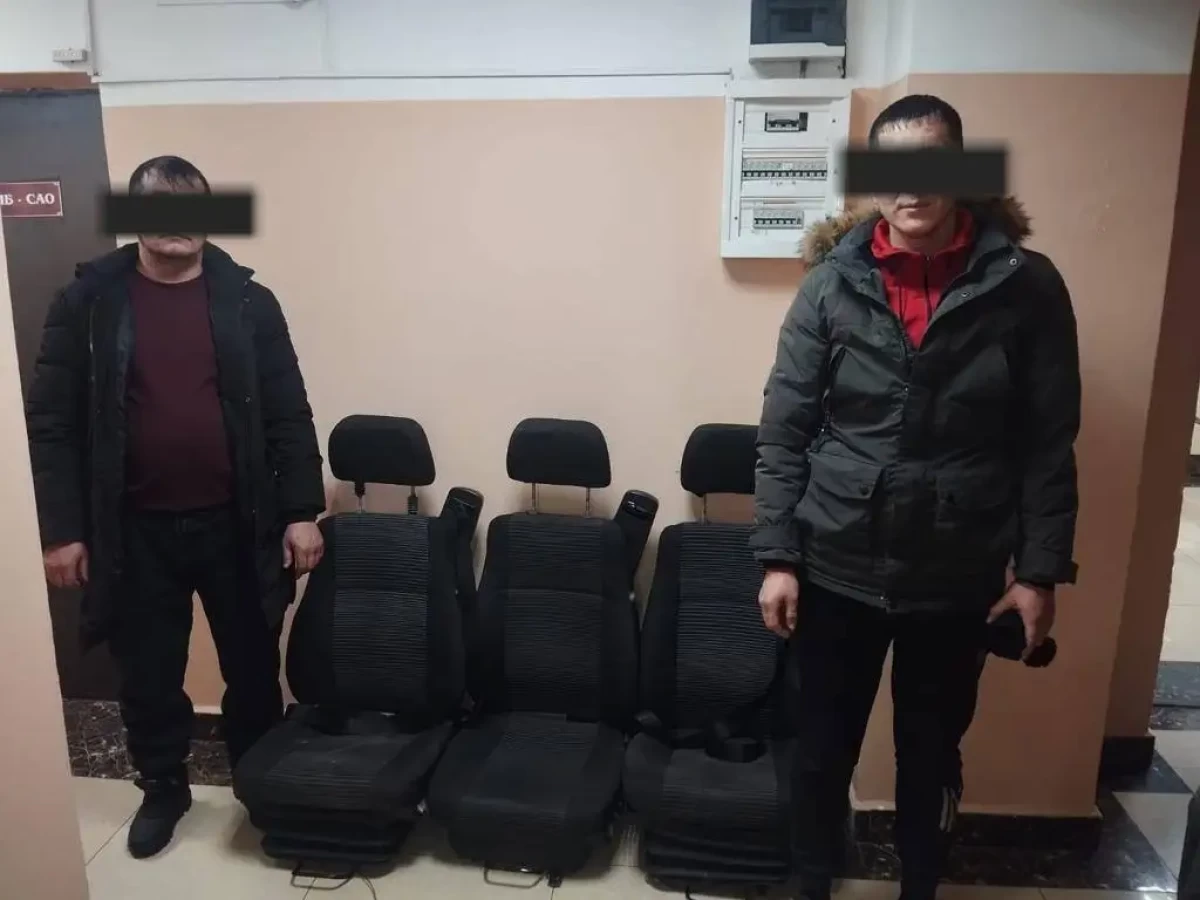 Подсидели: В Алматы похитили стул из общественного транспорта
