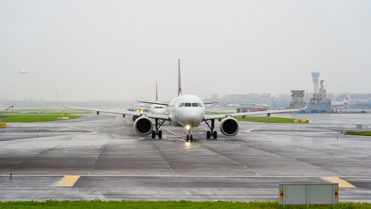 FlyArystan: Потенциальное столкновение самолетов в аэропорту Мумбаи