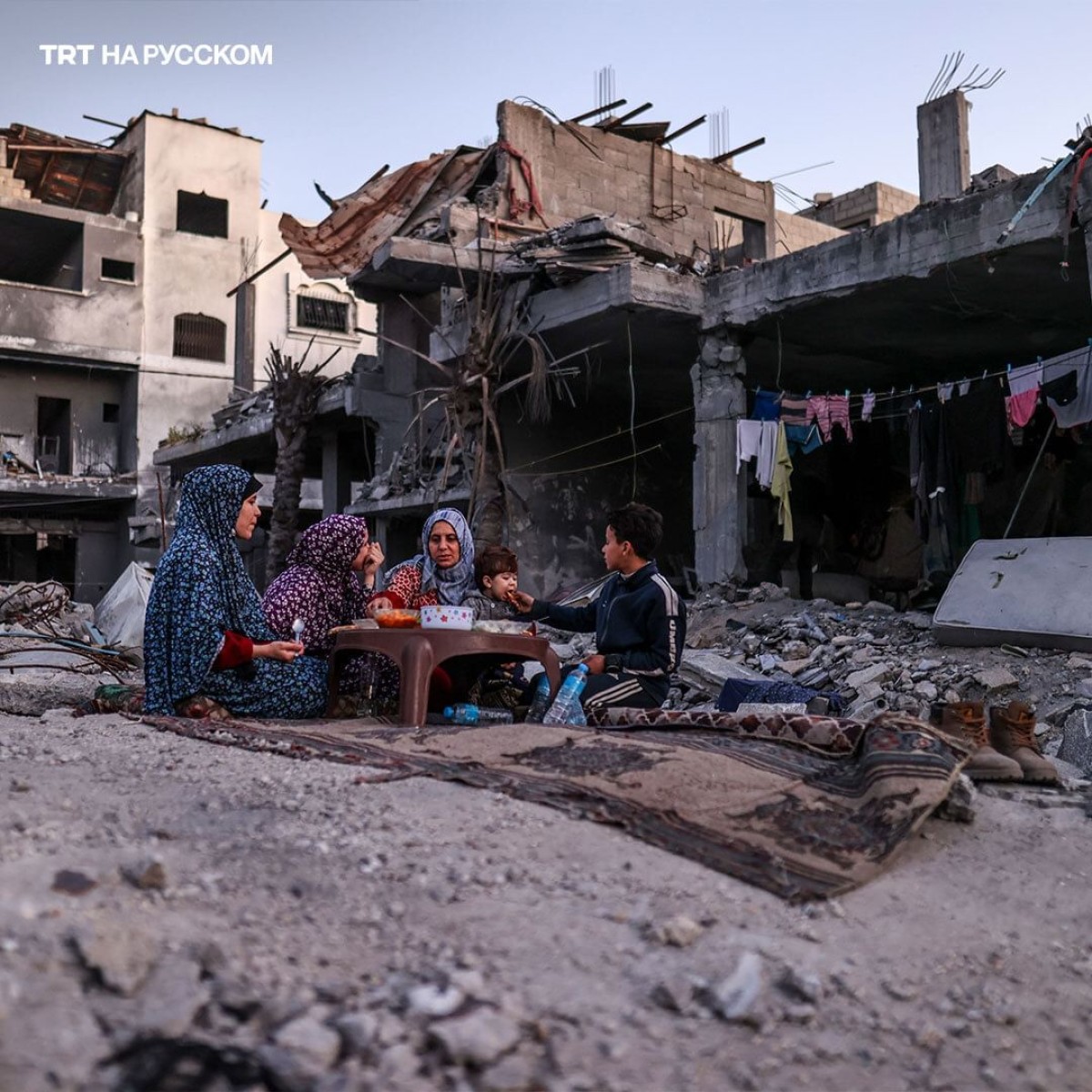Ифтар на руинах: Как в Газе проводят священный месяц