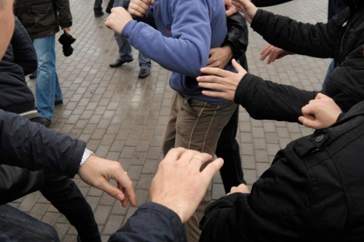 В Павлодаре школьник попал в больницу из-за массовой драки