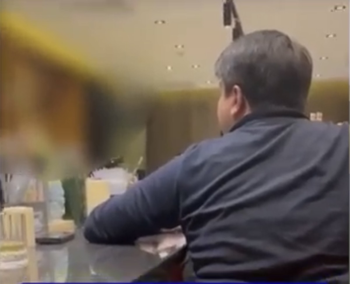 Оскорбил бармена: видео, с Куандыком Бишимбаевым, горячо обсуждаетсяв сети