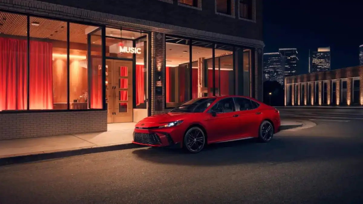 Toyota выпустит спецверсию Camry «восьмидесятки»