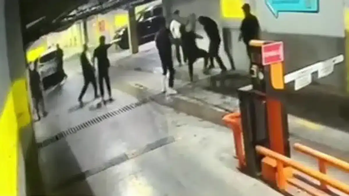 Массовая драка в Алматы попала на видео