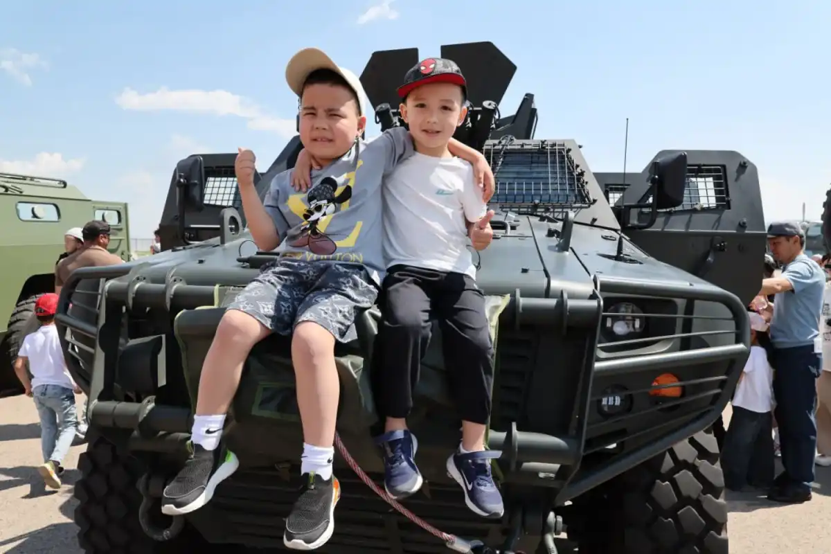Национальная гвардия подарила детям особенный праздник