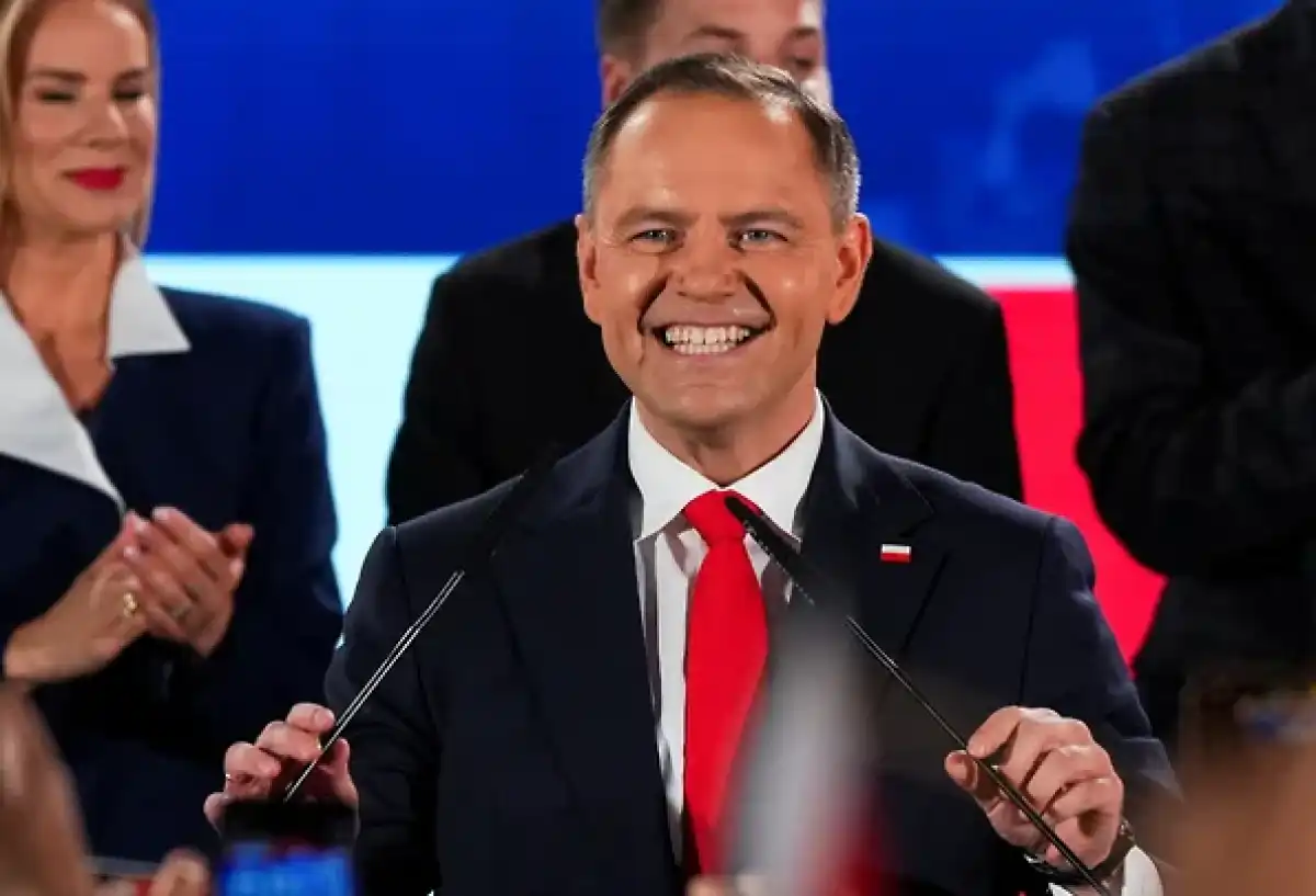 Чем известен новый президент Польши Кароль Навроцкий