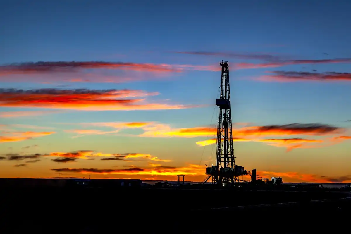 Авария произошла на нефтяной скважине близ Жанаозена