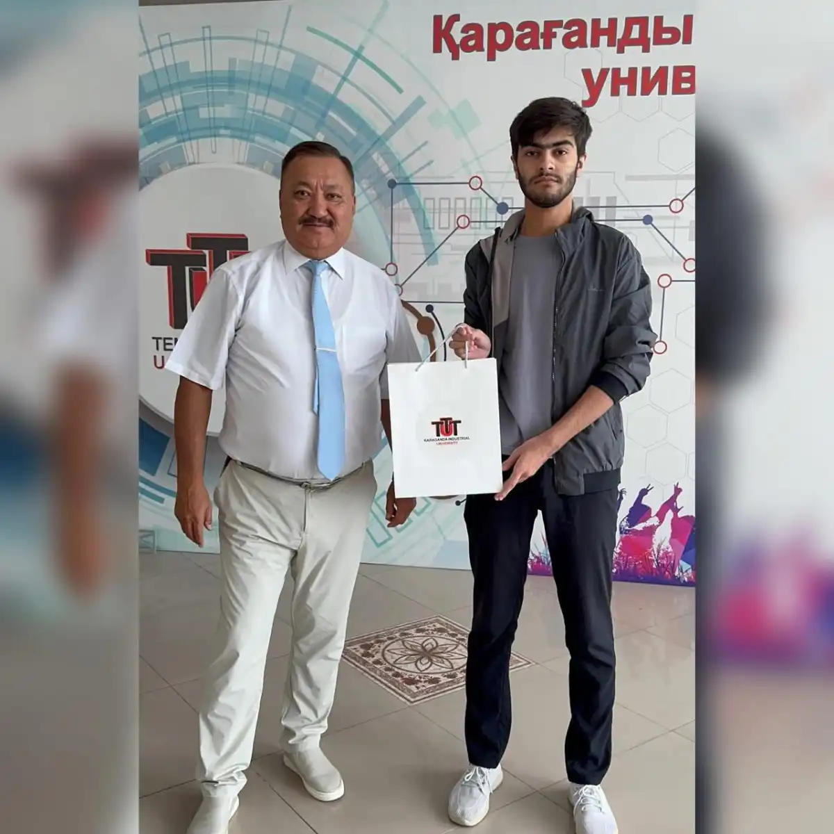 Карагандинский университет принял азербайжанского абитуриента