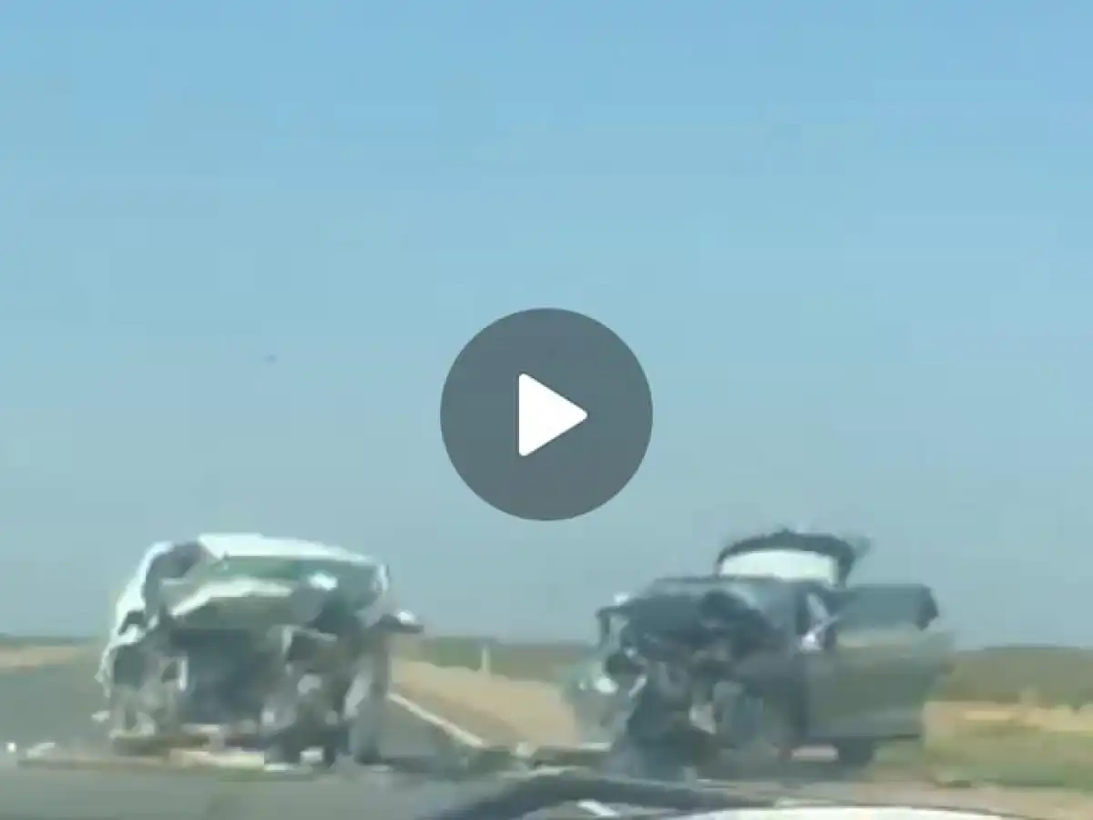 В Атырау отец и сын погибли в страшном ДТП...