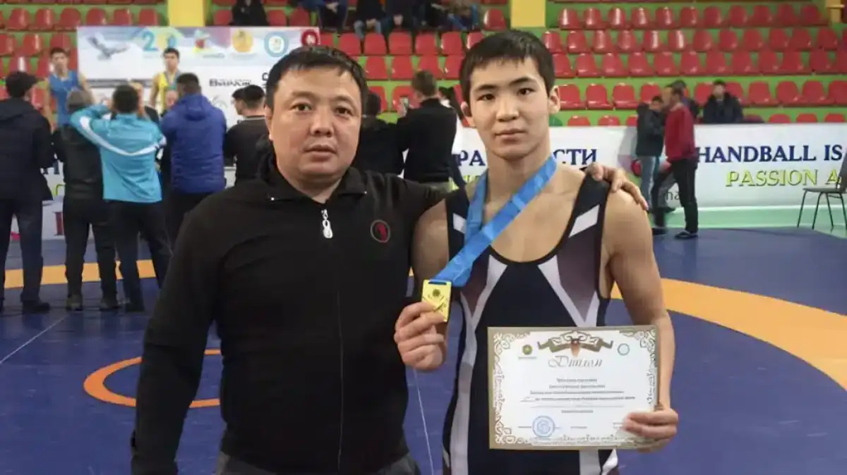 Тренер борцов взял кредит, чтобы отвезти своих подопечных на чемпионат Азии
