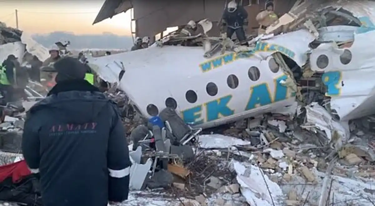 В Казахстане возобновили служебное расследование катастрофы Bek Air