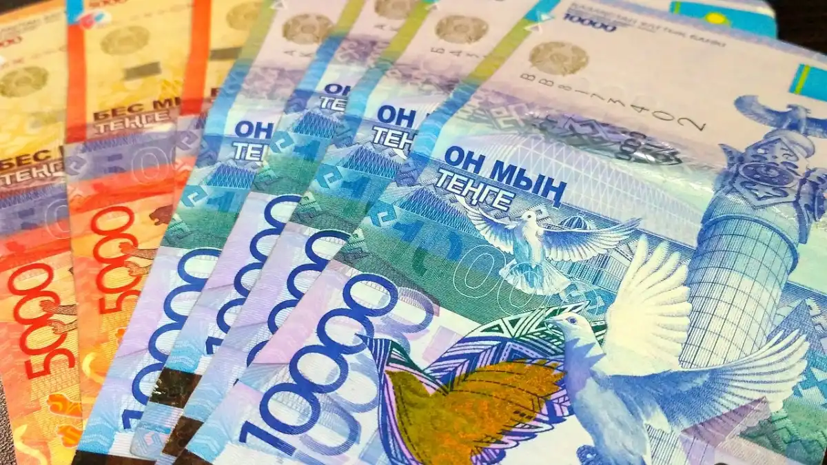 Зарплаты казахстанцев вырастут более чем на треть?