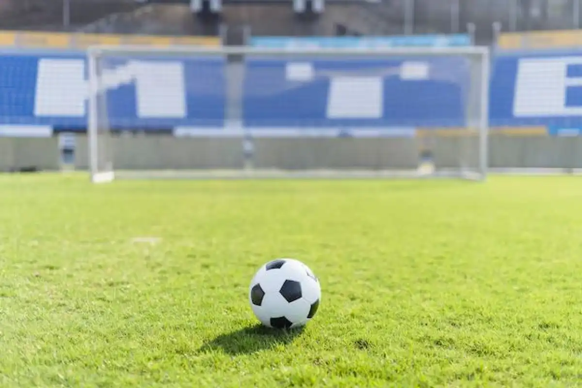 100 мини-футбольных полей установит FIFA в Казахстане до 2027 года