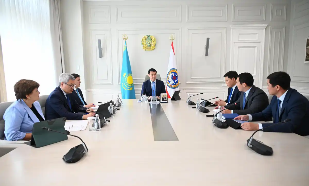 Аким Алматы поручил усилить санитарную очистку и благоустройство города