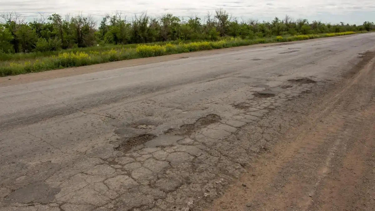 Плохие отрезки платных дорог в Казахстане сделали бесплатными