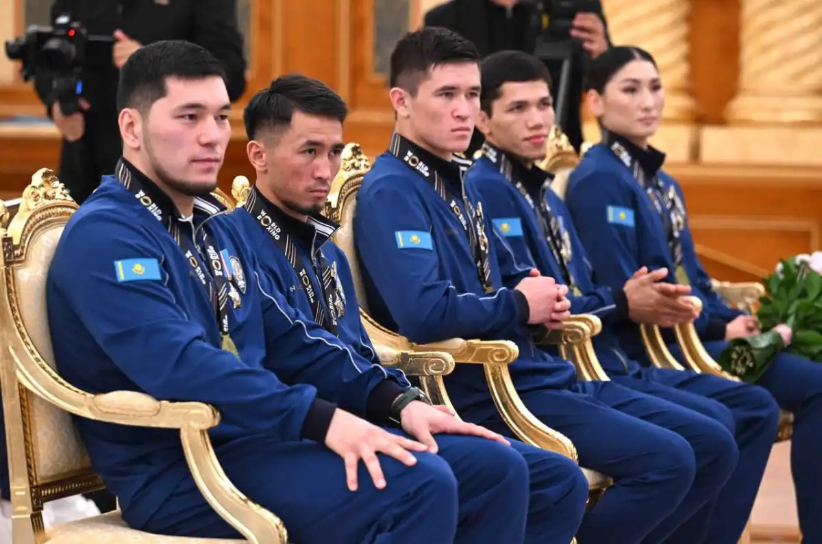 Токаев наградил боксеров после триумфа на чемпионате мира
