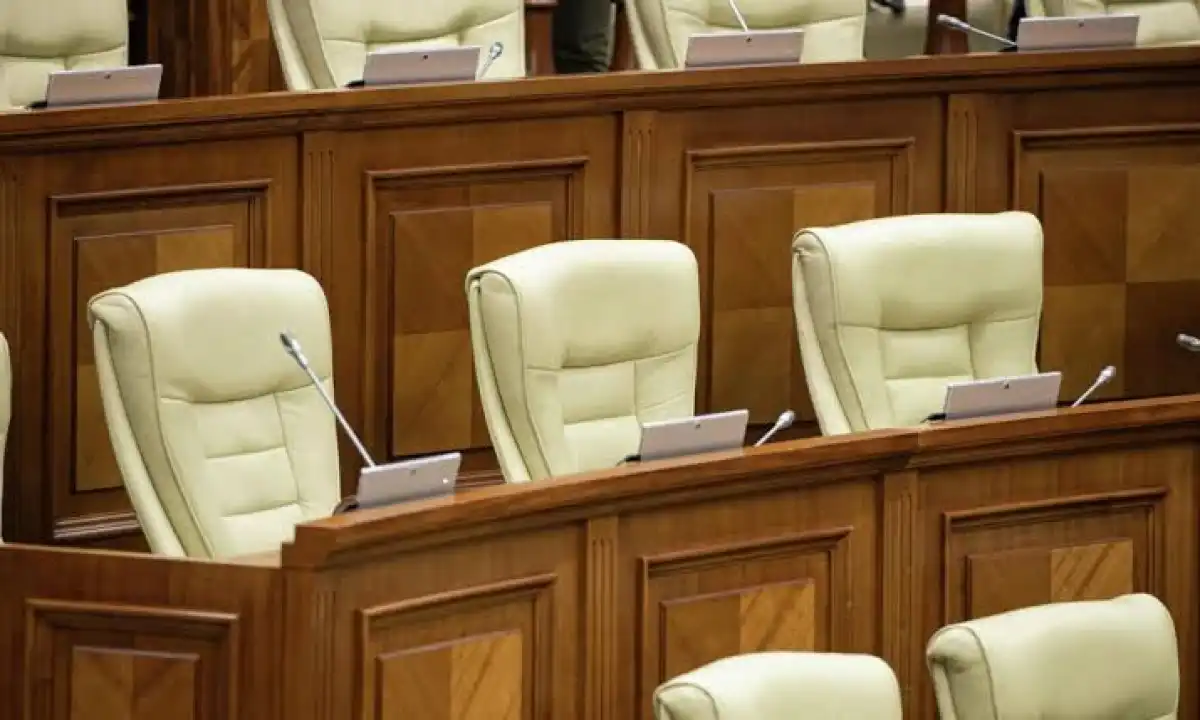 Парламент  впервые может распуститься по собственной инициативе