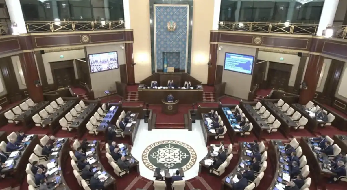 Мажилис приступил к рассмотрению новых законопроектов