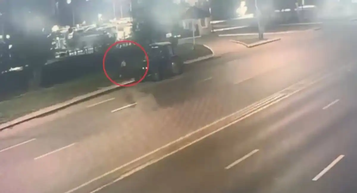 Что делал синий трактор в ночном городе? (+ВИДЕО)
