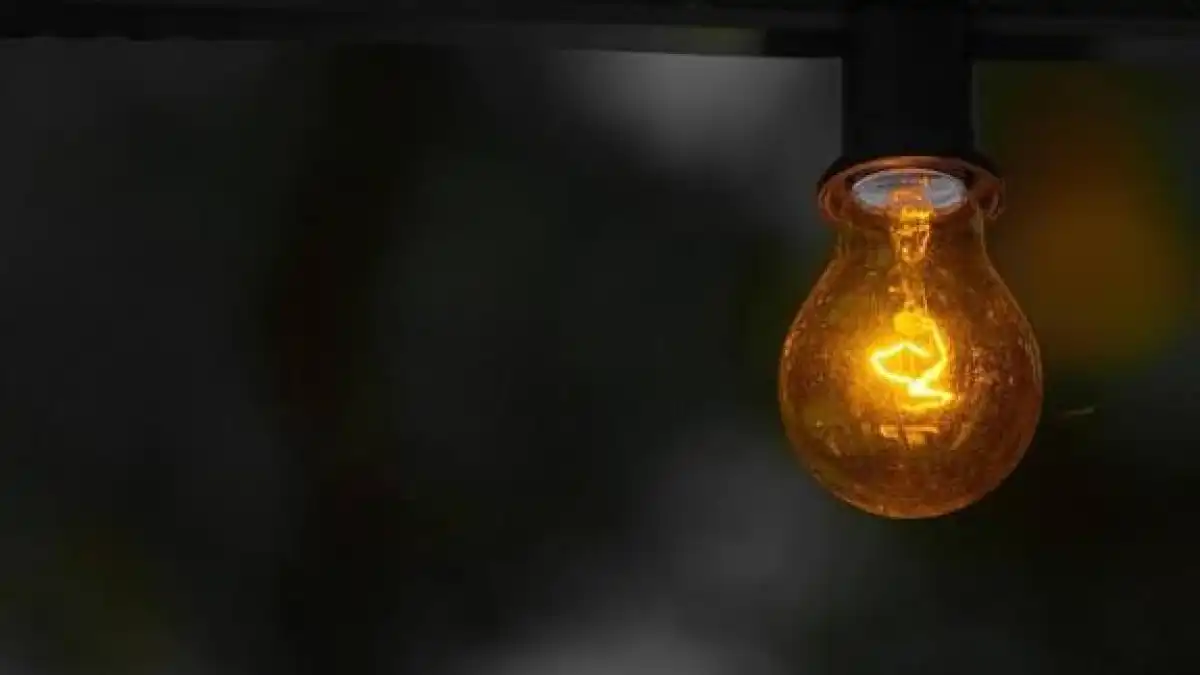 Алматы накрыл снегопад: часть города осталась без света