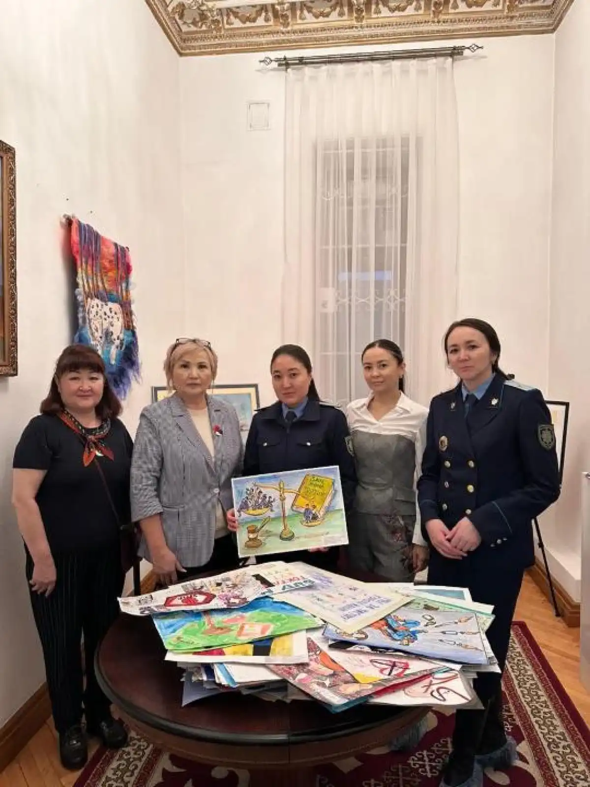 Астана глазами детей: закон и порядок на рисунках