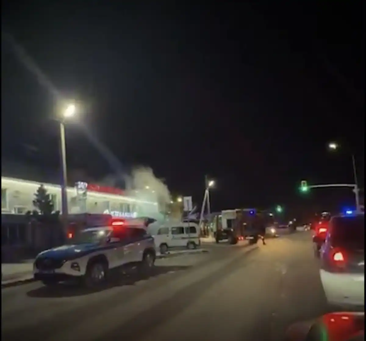 В Астане пожарные вынесли пять газовых баллонов и предотвратили крупный взрыв