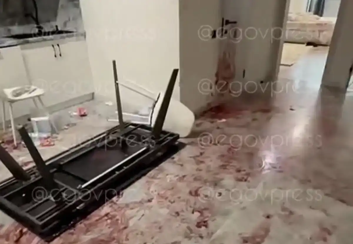 Алматинскую квартиру нашли залитой кровью: что произошло на самом деле