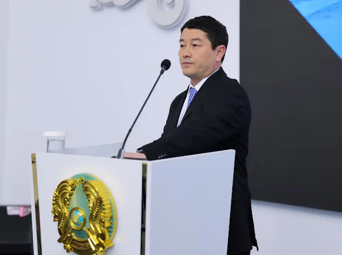 Аким Мангистауской области прокомментировал ситуацию с внебрачным сыном и размер алиментов