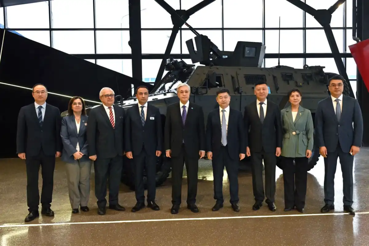 Бронемашины казахстанского производства: Президент на заводе Besqaru