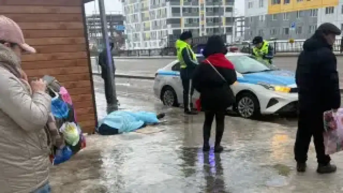 В Астане на автобусной остановке найден труп мужчины — полиция начала проверку