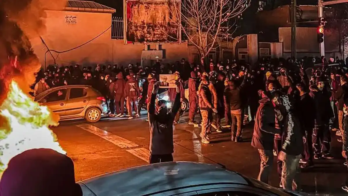 Протесты в Иране набирают силу: реальные потери могут существенно превышать официальные данные