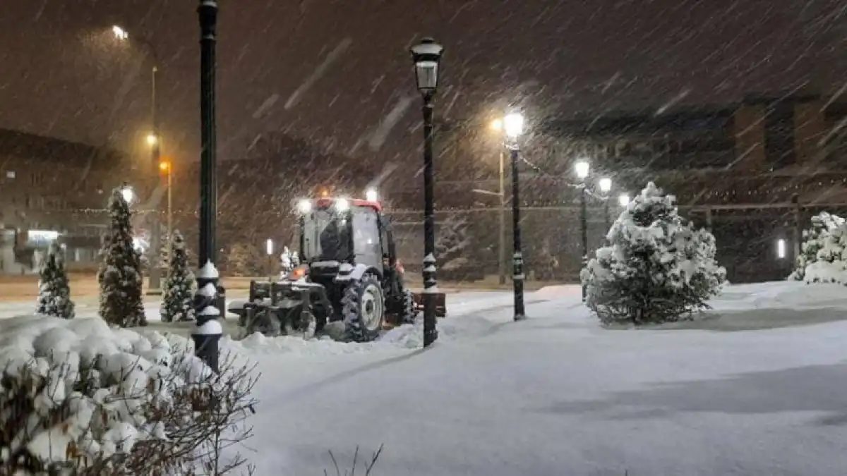 В Алматы усилены работы по очистке города от снега