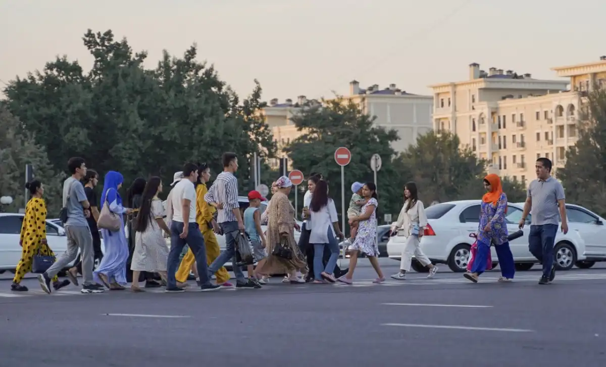 Какова численность населения Узбекистана?