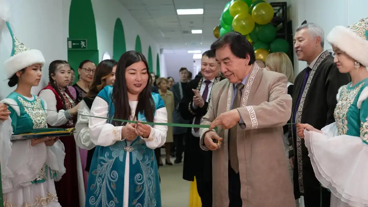 В Esil University открыли цифровую аллею и AI-лаборатории нового поколения