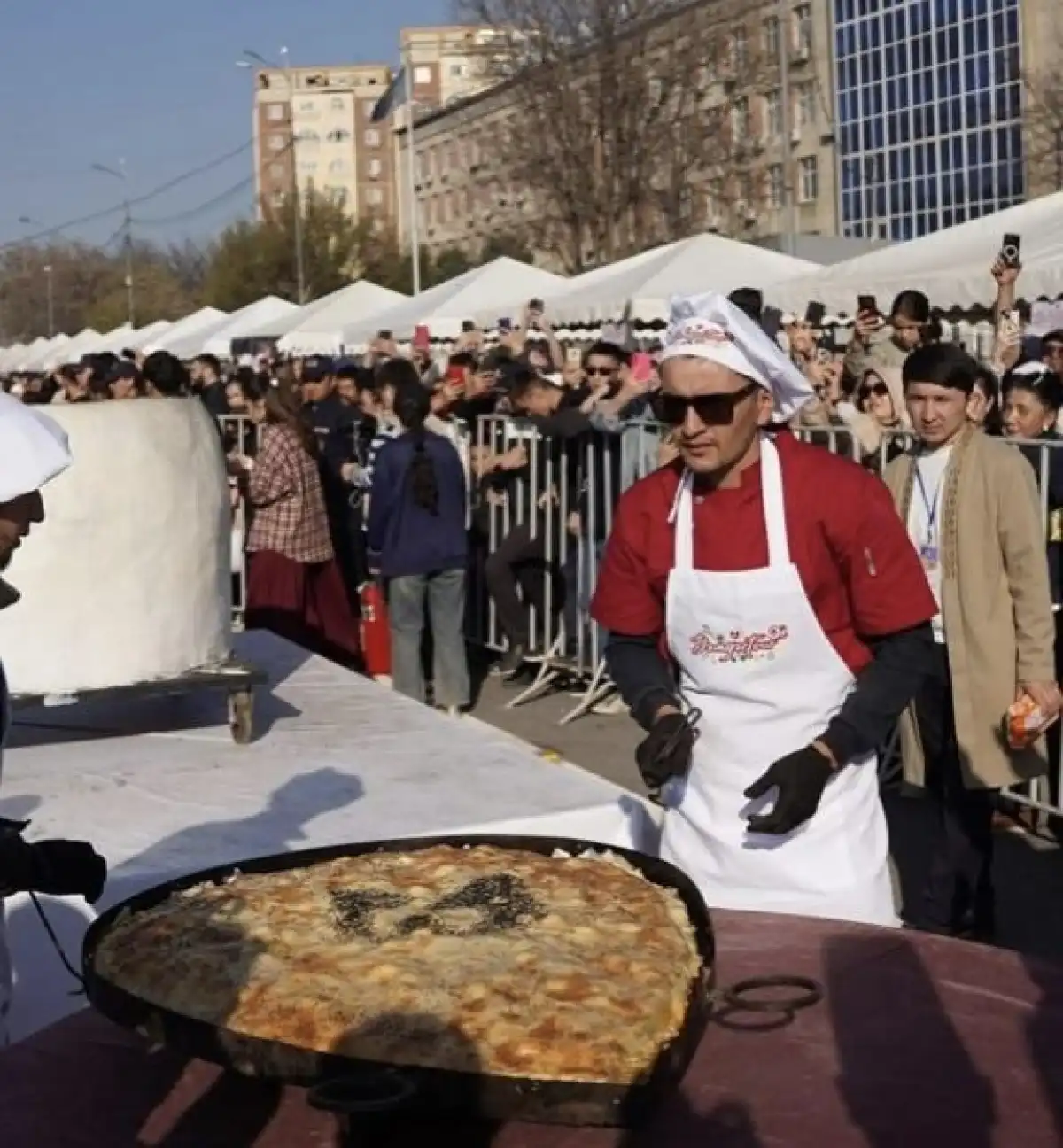 Лучшие повара мира, 50 ресторанов и яркое шоу: в Шымкенте пройдет фестиваль «DamDastour»