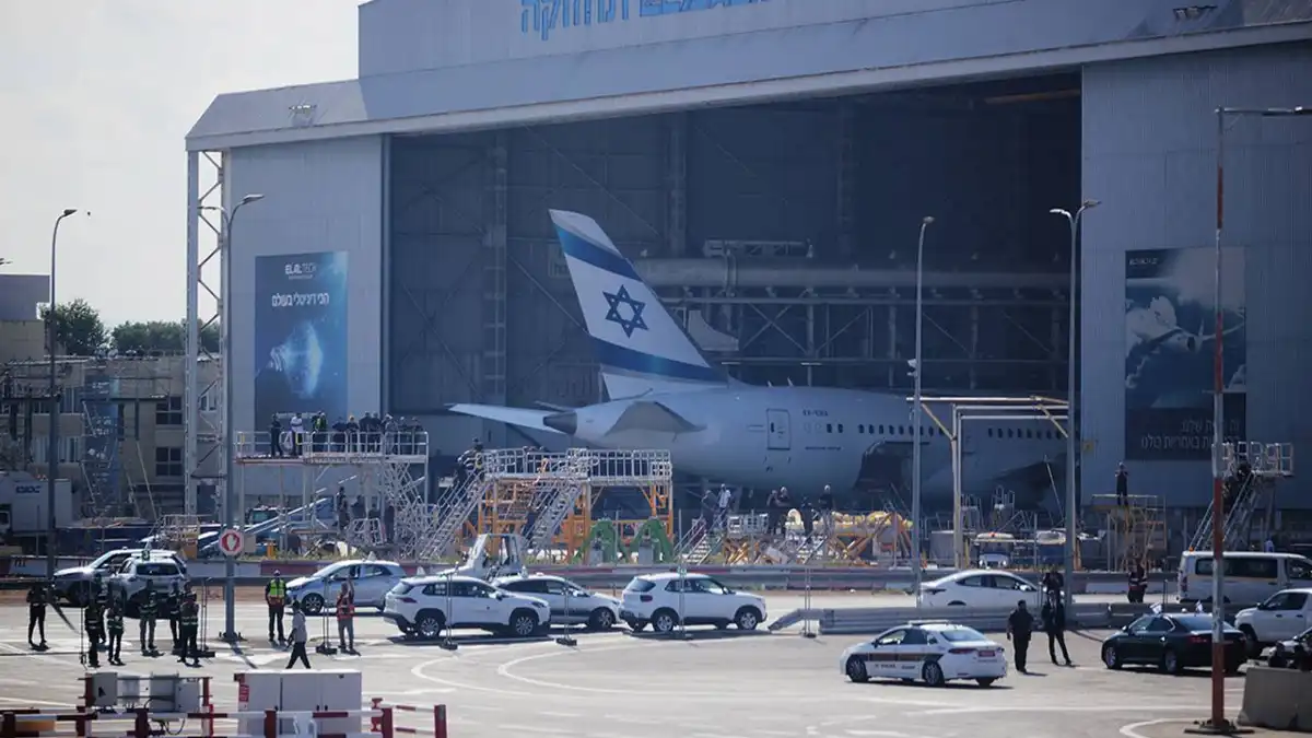 Иран ударил по главному аэропорту Израиля