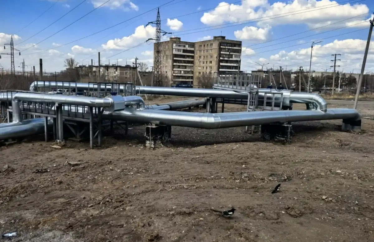 В Темиртау полностью обновили 36-летнюю магистраль теплоснабжения