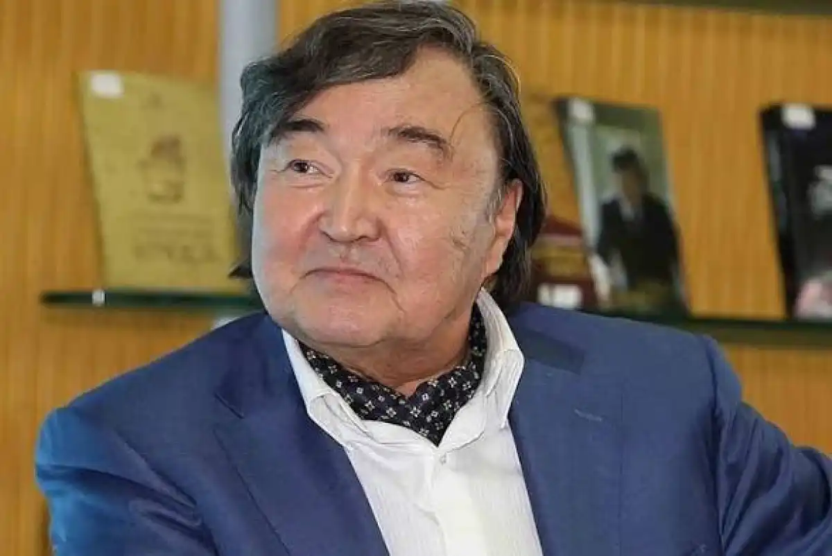 Ильхам Алиев поздравил Олжаса Сулейменова с 90-летием