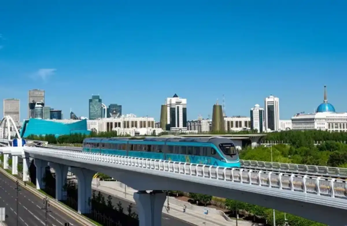 В Астане утвердили новые тарифы на проезд в LRT с 1 августа