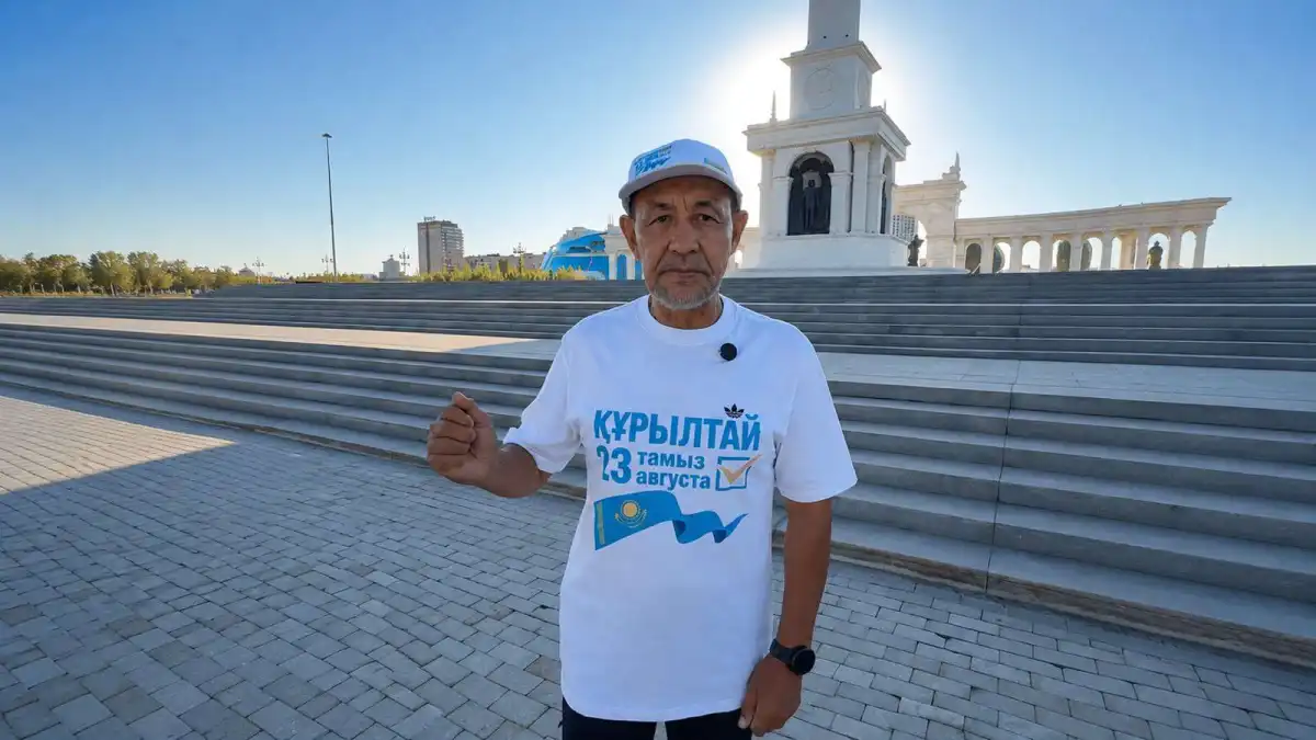 210 км до Құрылтай: 58-летний ультрамарафонец бежит из Астаны в Алматы (ВИДЕО)