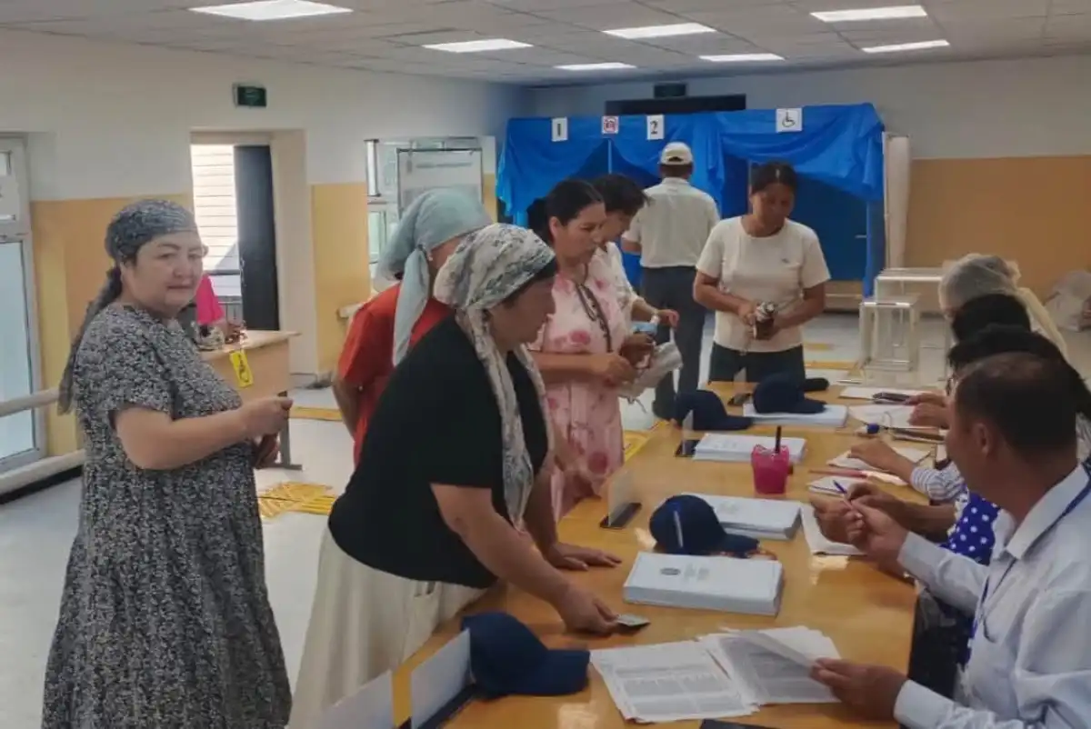 Выборы в Курултай: жители Туркестанской области активно голосуют