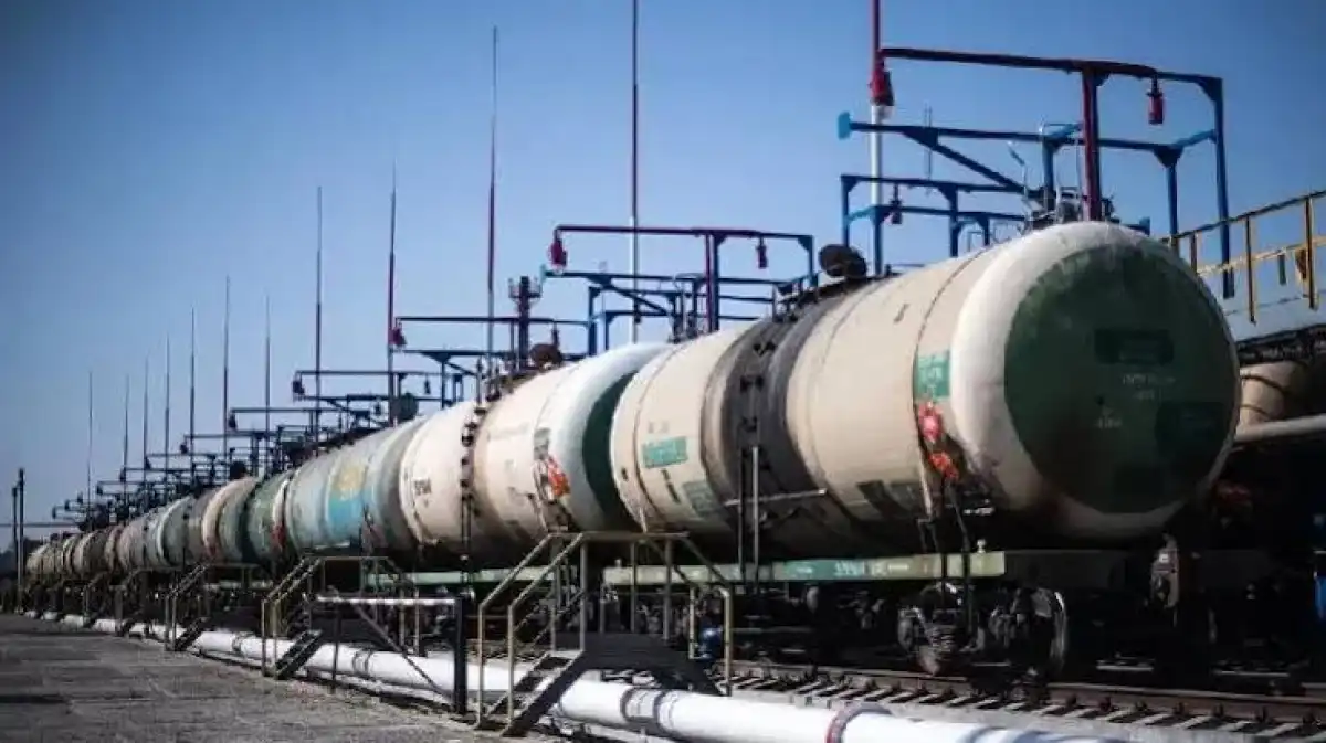 Казахстан открыл новый маршрут транзита нефти в Кыргызстан