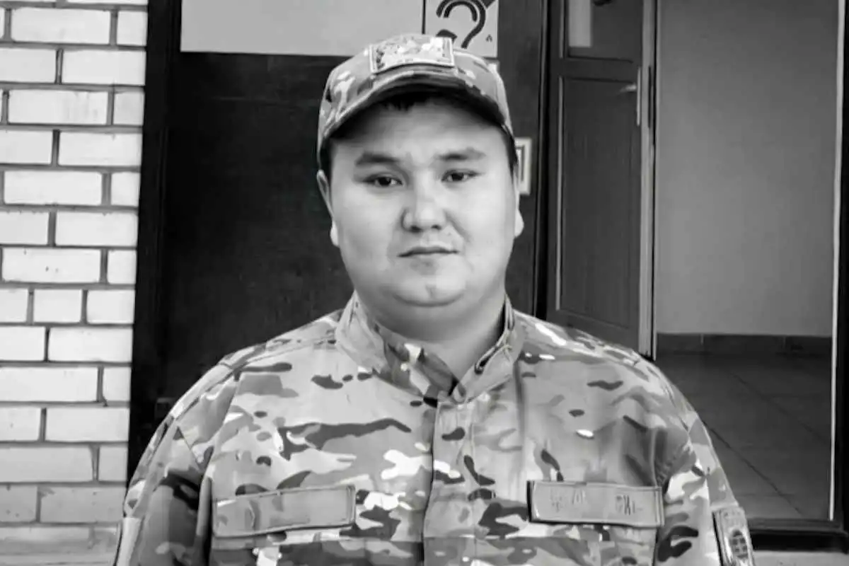 «Не заметил из-за дыма»: в ЗКО погиб спасатель