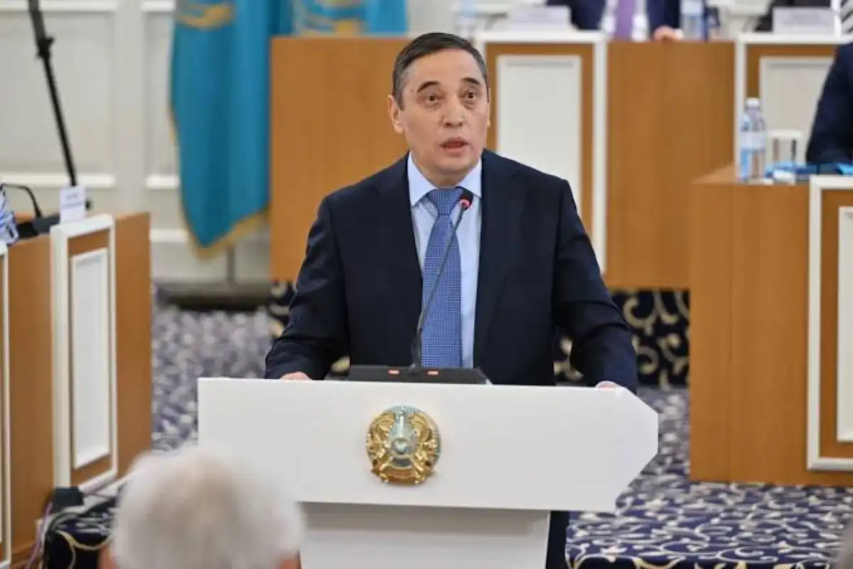 Депутат заявил, что молодежь все чаще подражает блогерам и коучам